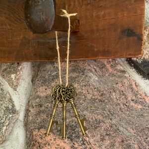PICK ANY 3 ITEMS FOR $10 - Three-Style Brass Skeleton Keys